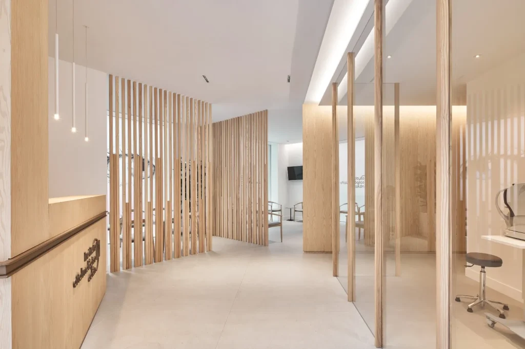 oftalmología colon - pasillos y salas de la empresa